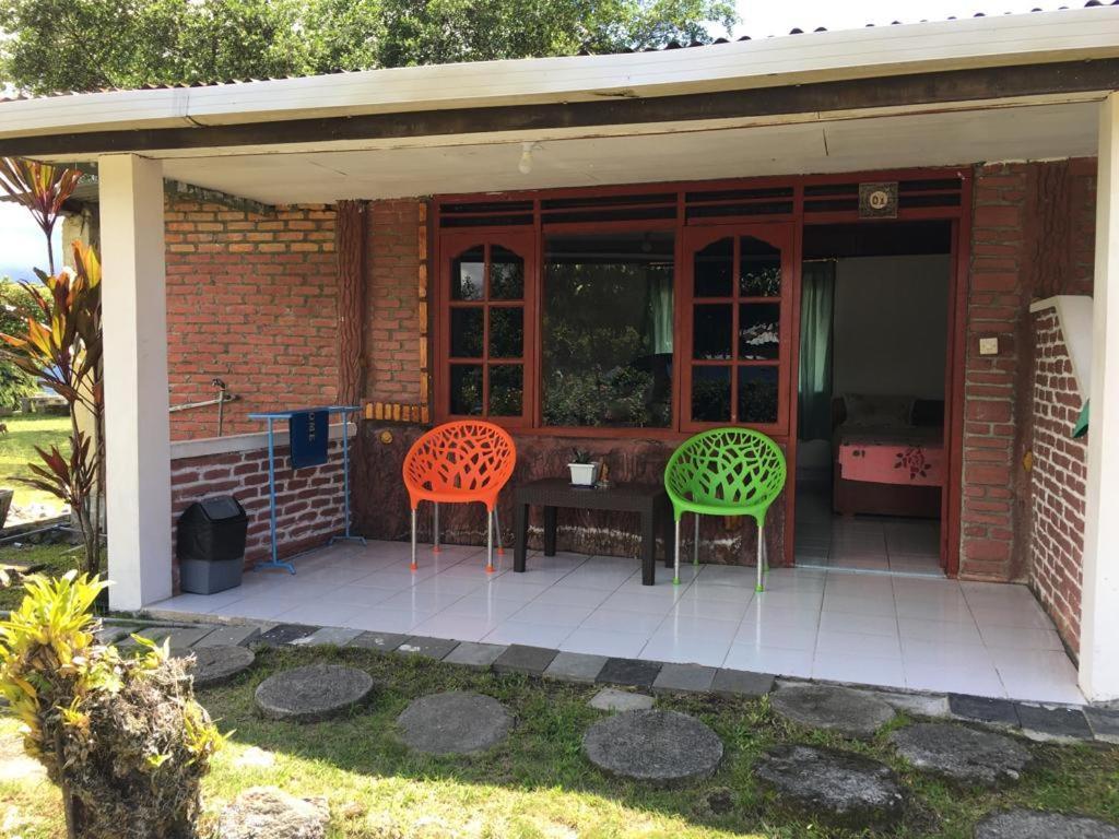 Hisar Guest House Tuk Tuk Exterior foto